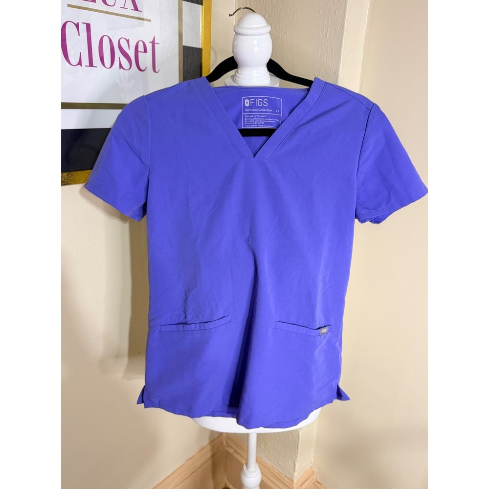 FIGS Technical Collection V-Neck Scrub Top Purple Womens XS Short Sleeve Pockets
